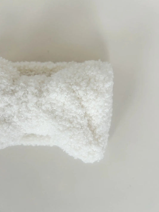 Petite & Co. Teddy Bow - White